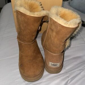 UGG Chestnut Boot Size 7